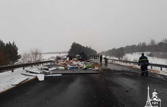 Новини Вінниці / Моторошне ДТП на Вінниччині: є загиблий та постраждалі (ФОТО)