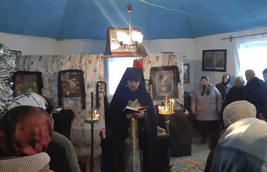 Новини Вінниці / Як на Вінниччині «московських» священиків перехитрили. Аби не провокувати конфлікт, у Четвертинівці селяни не пішли у неділю до свого храму
