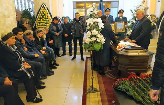 Новини Вінниці / У Вінниці провели в останню путь льотчиків, які загинули в авіакатастрофі на Львівщині (ФОТО)