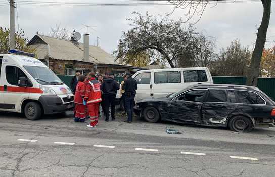 Новини Вінниці / У Вінниці на Старому місті ДТП перекрило смугу руху (ФОТО)