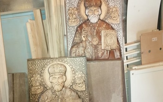 Новини Вінниці / У Вінниці майстерня художнього різблення по дереву створює ікони, картини та панно