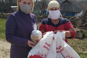 Новини Вінниці / Добрі традиції: Лариса Білозір та Микола Кучер привітали більше 7000 одиноких пенсіонерів з Великоднем