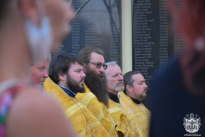 Новини Вінниці / У Вінниці молилися за полегих у війні на сході воїнів (ФОТО)