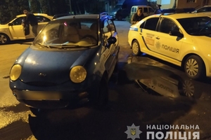 Новини Вінниці / У центрі Вінниці людина під кайфом через конфлікт на парковці погрожувала пістолетом водієві (ФОТО)