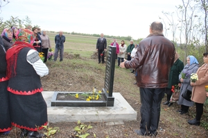 Новини Вінниці / На Вінниччині оновили могилу солдата Другої світової Івана Знобіна