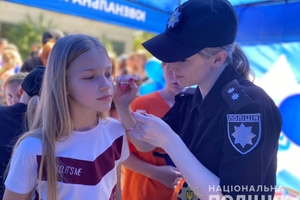 Новини Вінниці / Вінницькі поліцейські влаштували для дітей маштабний спортивний та пізнавальний захід 
