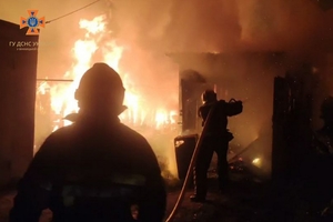 Новини Вінниці / Масштабна пожежа у Вінниці: відомо про два осередки займання, причини з’ясовують