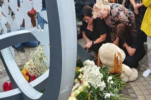 Новини Вінниці / Під час вшанування загиблих 14 липня у Вінниці навіть небо «закрилось» хмарами