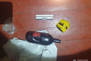 Новини Вінниці / До смерті побив знайомого скляною пляшкою та молотком: на Вінниччині затримали підозрюваного