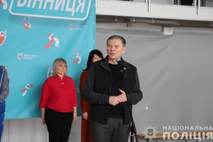 Новини Вінниці / "Пліч-о-пліч. Разом переможемо": Поліціянти Вінниччини долучилися до Всеукраїнських шкільних ліг