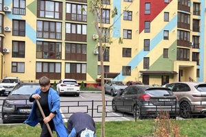 Новини Вінниці / У Вінниці на прибудинкових територіях висадили пів тисячі саджанців дерев 