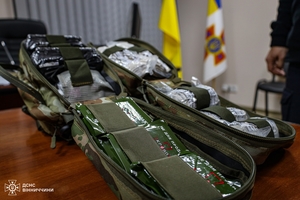 Новини Вінниці / Вінницькі рятувальники отримали тактичні аптечки для екстреної допомоги