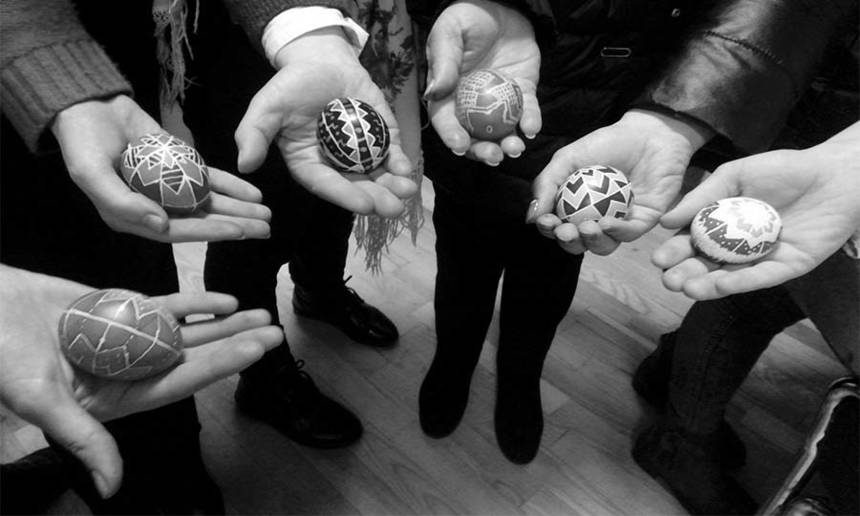 Вінничан запрошують навчатися розписувати писанку автентичною восковою технікою / Новости Винницы и области / Інформаційний портал На Париже Новини Вінниці / Вінничан запрошують навчатися розписувати писанку автентичною восковою технікою