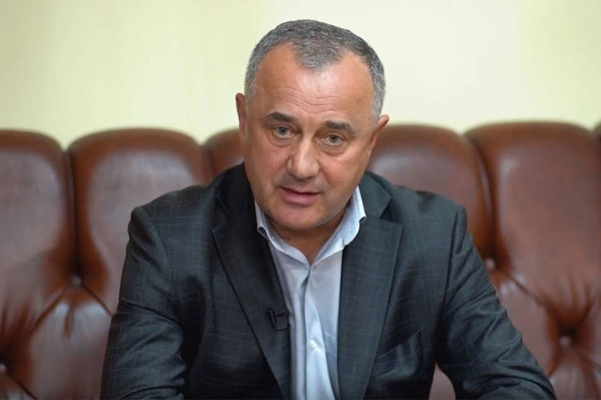 Нардеп Олександр Домбровський відмовився від балотування по мажоритарному округу, а щодо участі у партійних списках зберіг інтригу (ВІДЕО) / Новости Винницы и области / Інформаційний портал На Париже Новини Вінниці / Нардеп Олександр Домбровський відмовився від балотування по мажоритарному округу, а щодо участі у партійних списках зберіг інтригу (ВІДЕО)