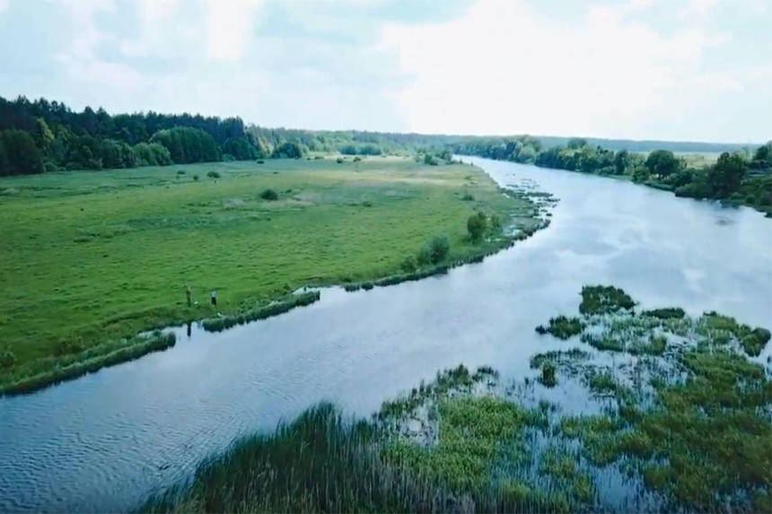 Релакс біля Вінниці: зелені і блакитні масиви навколо Лаврівки показали з висоти пташиного польоту (ВІДЕО) / Новости Винницы и области / Інформаційний портал На Париже Новини Вінниці / Релакс біля Вінниці: зелені і блакитні масиви навколо Лаврівки показали з висоти пташиного польоту (ВІДЕО)