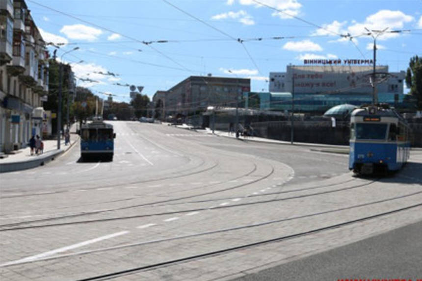 Новини Вінниці / Почав припадати пилом та листям: в центрі Вінниці знайшли викрадений на Дніпропетровщині кросовер