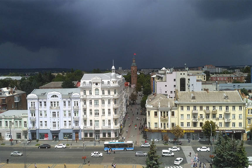 В центрі Вінниці патрульні знайшли у порушника підроблені водійські права / Новости Винницы и области / Інформаційний портал На Париже Новини Вінниці / В центрі Вінниці патрульні знайшли у порушника підроблені водійські права