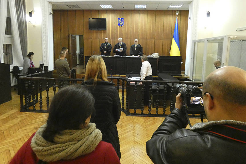 У Вінниці суд залишив під вартою татуся, який знімав дитяче порно / Новости Винницы и области / Інформаційний портал На Париже Новини Вінниці / У Вінниці суд залишив під вартою татуся, який знімав дитяче порно