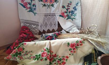 Виставка «Хустка тернова – мамина мова» проходить на Вінниччині / Новости Винницы и области / Інформаційний портал На Парижі Новини Вінниці / Виставка «Хустка тернова – мамина мова» проходить на Вінниччині