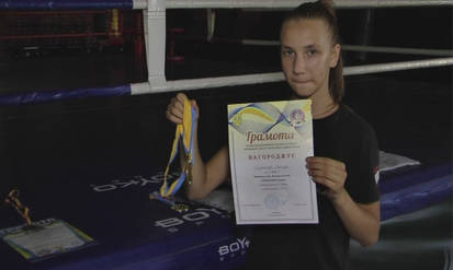 На змаганнях із тайського боксу вінничанка посіла перше місце (ВІДЕО) / Новости Винницы и области / Інформаційний портал На Парижі Новини Вінниці / На змаганнях із тайського боксу вінничанка посіла перше місце (ВІДЕО)