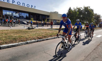 З летовища стартувала «Закрутка по-Вінницьки». Маршрут прокладено сільськими дорогами / Новости Винницы и области / Інформаційний портал На Парижі Новини Вінниці / З летовища стартувала «Закрутка по-Вінницьки». Маршрут прокладено сільськими дорогами