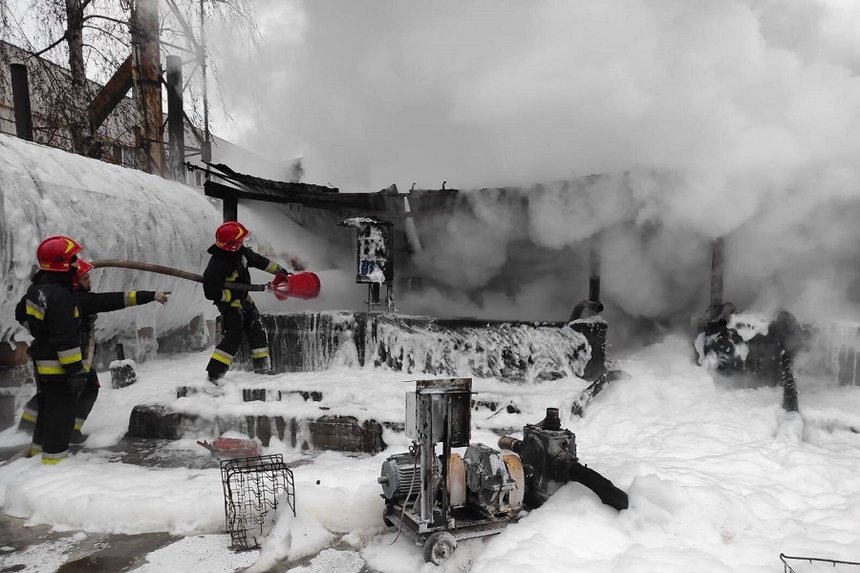 У Вінниці в промзоні загорівся резервуар з мазутом / Новости Винницы и области / Інформаційний портал На Париже Новини Вінниці / У Вінниці в промзоні загорівся резервуар з мазутом