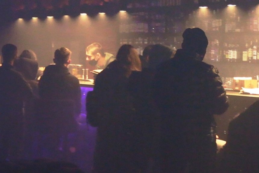 У Вінниці за порушення карантину закрили кальян-бар (ФОТО) / Новости Винницы и области / Інформаційний портал На Париже Новини Вінниці / У Вінниці за порушення карантину закрили кальян-бар (ФОТО)