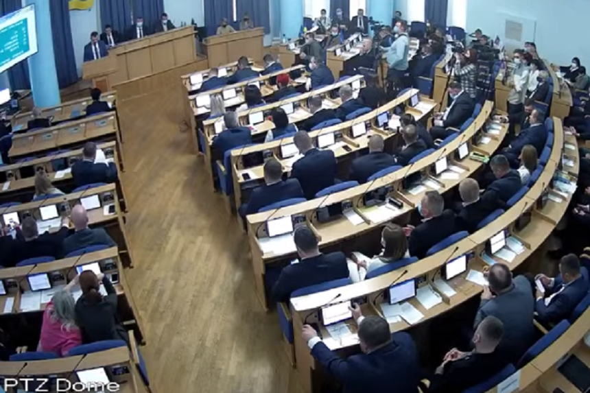 Депутати Вінницької облради підтримали "тарифне" звернення до керівництва держави. "Слуги народу" пропонували альтернативу / Новости Винницы и области / Інформаційний портал На Париже Новини Вінниці / Депутати Вінницької облради підтримали "тарифне" звернення до керівництва держави. "Слуги народу" пропонували альтернативу