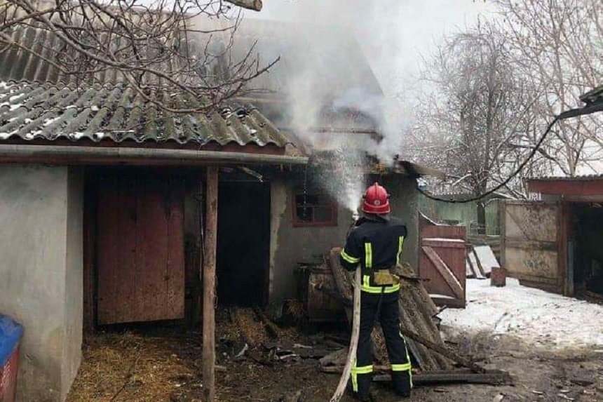 Внаслідок пожежі у Чернівецькому районі на Вінниччині постраждав 62-річний чоловік / Новости Винницы и области / Інформаційний портал На Париже Новини Вінниці / Внаслідок пожежі у Чернівецькому районі на Вінниччині постраждав 62-річний чоловік