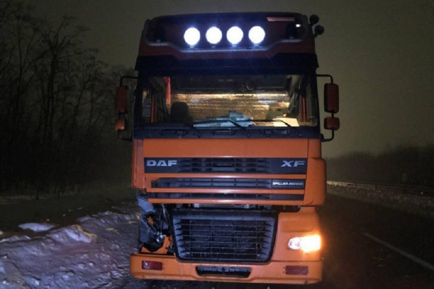 Водій вантажівки з Вінниччини збив пішохода у Рівненській області: 22-річний чоловік загинув на місці / Новости Винницы и области / Інформаційний портал На Париже Новини Вінниці / Водій вантажівки з Вінниччини збив пішохода у Рівненській області: 22-річний чоловік загинув на місці