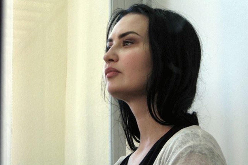 Вінницький суд символічно покарав Алісу Виноградову за спалений трамвайчик / Новости Винницы и области / Інформаційний портал На Париже Новини Вінниці / Вінницький суд символічно покарав Алісу Виноградову за спалений трамвайчик