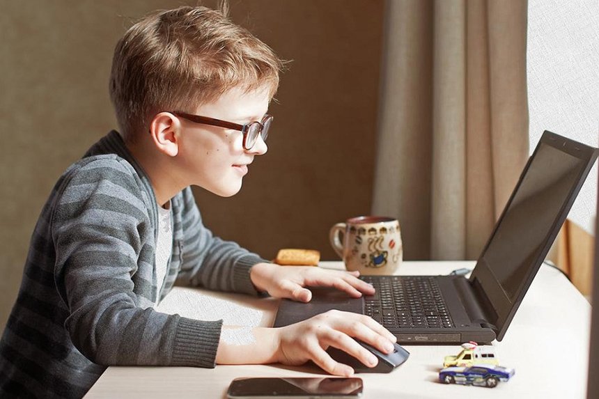 Борзов попередив, що завтра усі школярі Вінниччини перейдуть на дистанційне навчання / Новости Винницы и области / Інформаційний портал На Париже Новини Вінниці / Борзов попередив, що завтра усі школярі Вінниччини перейдуть на дистанційне навчання