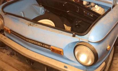 Як новий: у Вінниці знайшли "Запорожець", який 30 років не виїжджав з гаража (ФОТО, ВІДЕО) / Новости Винницы и области / Інформаційний портал На Парижі Новини Вінниці / Як новий: у Вінниці знайшли "Запорожець", який 30 років не виїжджав з гаража (ФОТО, ВІДЕО)