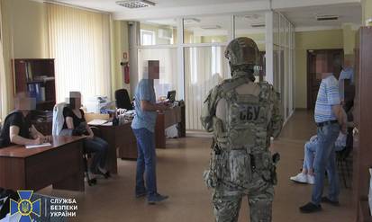 Поблизу Калинівки на Вінниччині підприємство скидало тонни російських токсичних речовин (ФОТО, ВІДЕО) / Новости Винницы и области / Інформаційний портал На Парижі Новини Вінниці / Поблизу Калинівки на Вінниччині підприємство скидало тонни російських токсичних речовин (ФОТО, ВІДЕО)