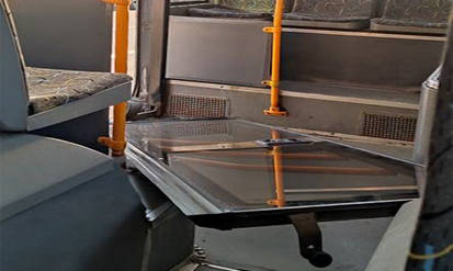 У Вінниці в муніципальному автобусі на ходу випали двері / Новости Винницы и области / Інформаційний портал На Парижі Новини Вінниці / У Вінниці в муніципальному автобусі на ходу випали двері