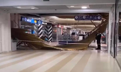 У вінницькому ТРЦ Sky Park впала стеля (ВІДЕО) / Новости Винницы и области / Інформаційний портал На Парижі Новини Вінниці / У вінницькому ТРЦ Sky Park впала стеля (ВІДЕО)