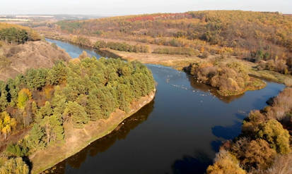 Перлина Південного Бугу у жовто-багряному кольорі, або Сокілець і Печора у листопаді з висоти пташиного польоту (ВІДЕО) / Новости Винницы и области / Інформаційний портал На Парижі Новини Вінниці / Перлина Південного Бугу у жовто-багряному кольорі, або Сокілець і Печора у листопаді з висоти пташиного польоту (ВІДЕО)
