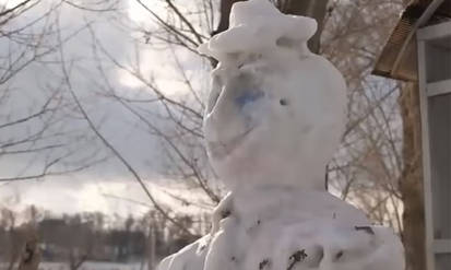 Дракони, равлики, крижані трактористи та баяністи: у Луці-Мелешківській на Вінниччині триває конкурс сніговиків / Новости Винницы и области / Інформаційний портал На Парижі Новини Вінниці / Дракони, равлики, крижані трактористи та баяністи: у Луці-Мелешківській на Вінниччині триває конкурс сніговиків