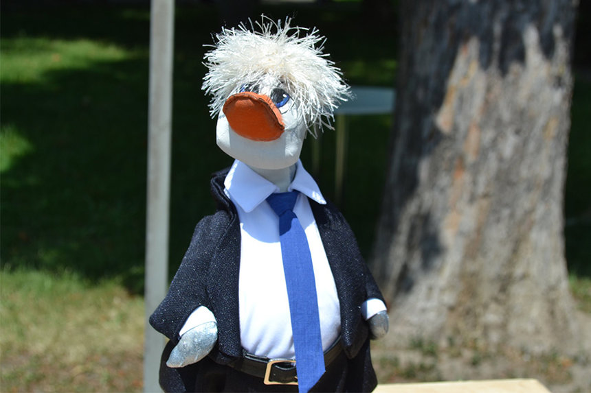 Вінницька майстриня Наталя Дремлюга про гусака, схожого на Бориса Джонсона: «Купила у магазині нитки, а вони так схожі на зачіску» / Новости Винницы и области / Інформаційний портал На Париже Новини Вінниці / Вінницька майстриня Наталя Дремлюга про гусака, схожого на Бориса Джонсона: «Купила у магазині нитки, а вони так схожі на зачіску»