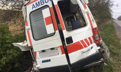 На Вінниччині через ДТП з каретою швидкої допомоги травмувалась лікарка / Новости Винницы и области / Інформаційний портал На Парижі Новини Вінниці / На Вінниччині через ДТП з каретою швидкої допомоги травмувалась лікарка