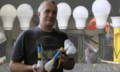 «Світлячки» для ЗСУ. Винахідник із Вінниці виготовляє бліндажні ліхтарі для військових / Новости Винницы и области / Інформаційний портал На Парижі Новини Вінниці / «Світлячки» для ЗСУ. Винахідник із Вінниці виготовляє бліндажні ліхтарі для військових