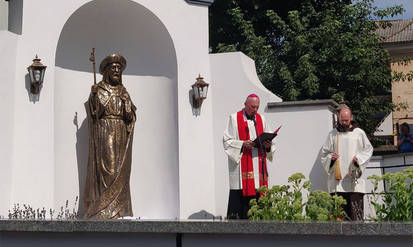 У Вінниці відкрили пам’ятник Святому Якову, як відправну точку Подільського шляху / Новости Винницы и области / Інформаційний портал На Парижі Новини Вінниці / У Вінниці відкрили пам’ятник Святому Якову, як відправну точку Подільського шляху