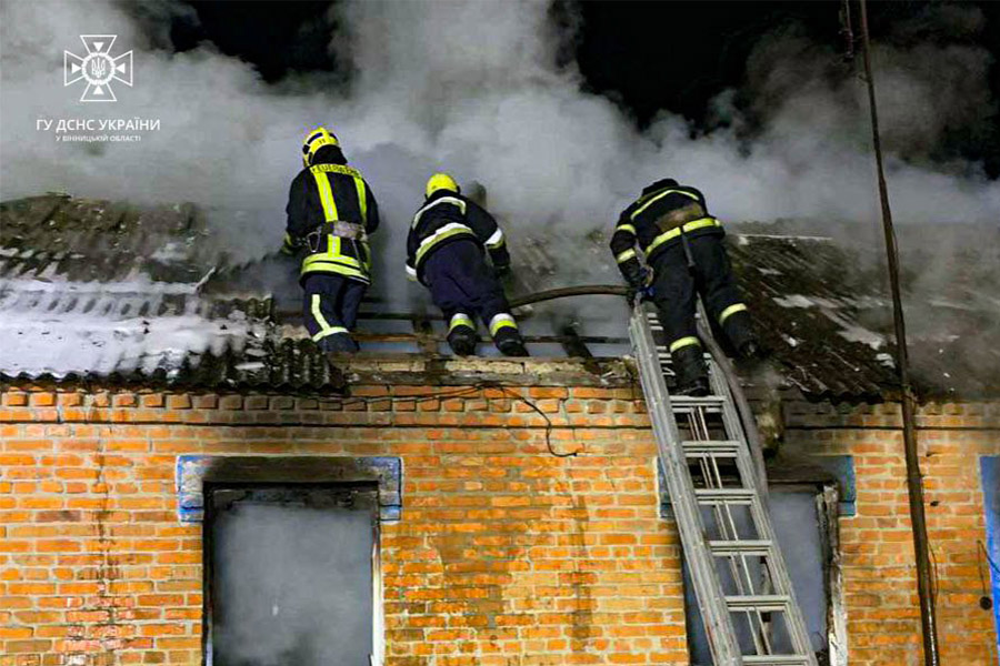 Тіла сильно обгоріли: на Вінниччині під час пожежі загинуло троє людей / Новости Винницы и области / Інформаційний портал На Париже Новини Вінниці / Тіла сильно обгоріли: на Вінниччині під час пожежі загинуло троє людей