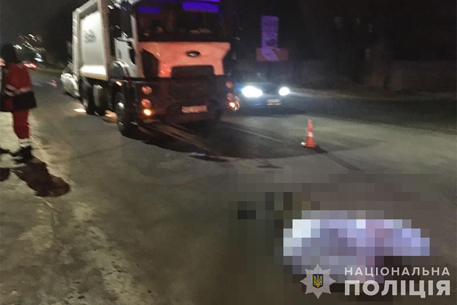 Смертельна аварія на Гетьмана Мазепи у Вінниці: пішохід потрапив під колеса сміттєвозу / Новости Винницы и области / Інформаційний портал На Париже Новини Вінниці / Смертельна аварія на Гетьмана Мазепи у Вінниці: пішохід потрапив під колеса сміттєвозу