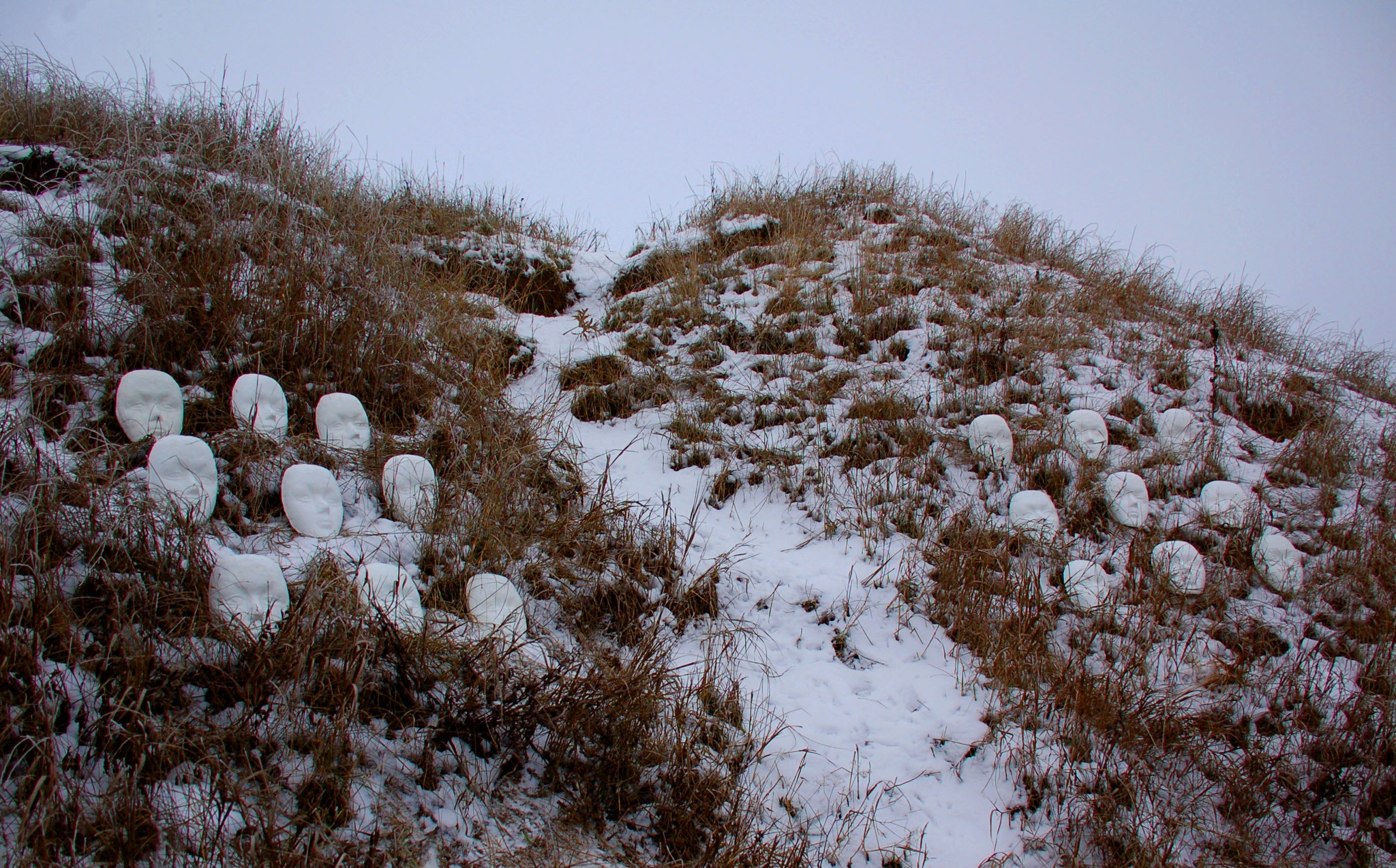 Немирівські вали, сніг, пап`є маше: «Міфогенез 2023» відбувся у незвичному форматі / Новости Винницы и области / Інформаційний портал На Париже Новини Вінниці / Немирівські вали, сніг, пап`є маше: «Міфогенез 2023» відбувся у незвичному форматі