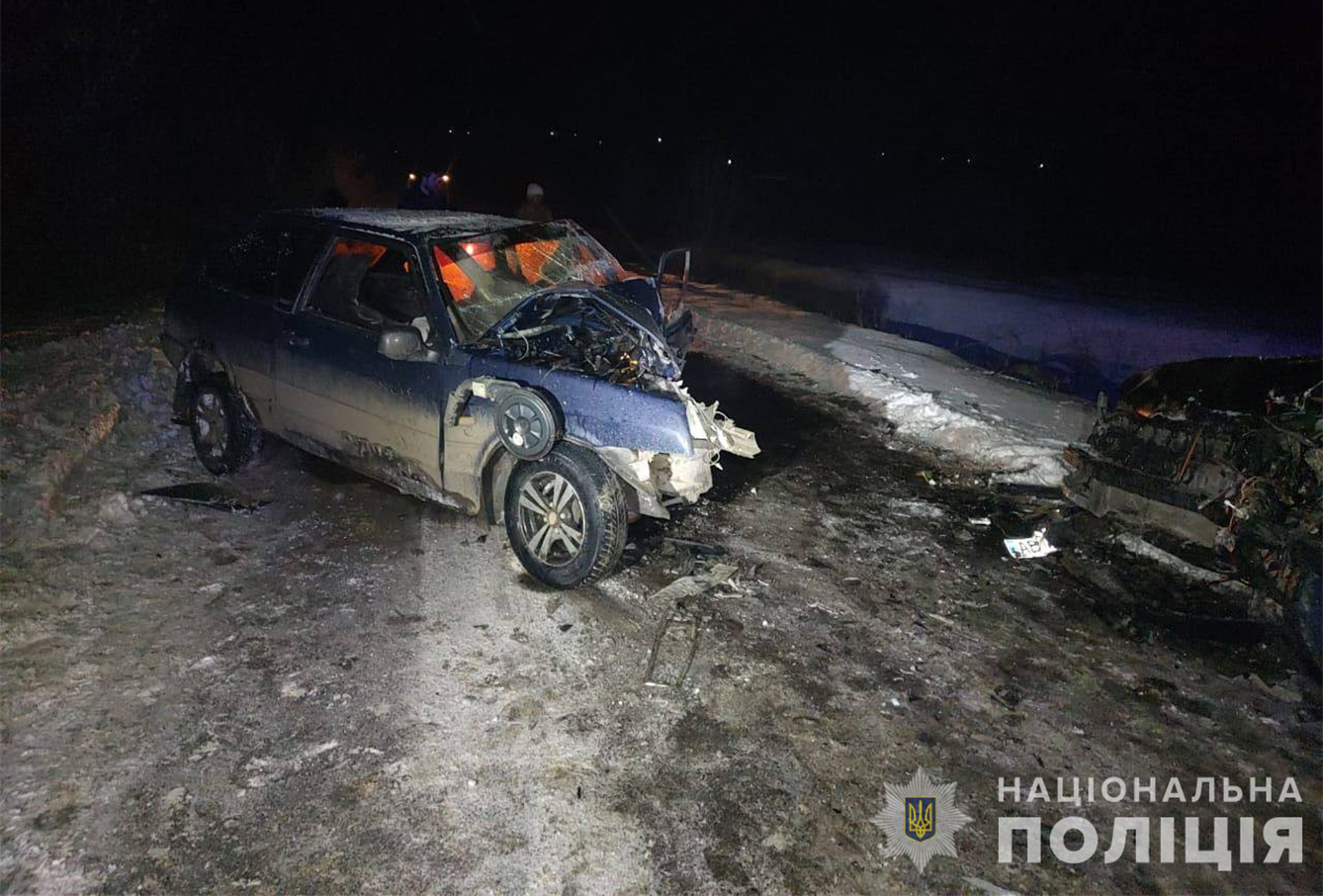 Новини Вінниці / Лобове зіткнення автівок: на Вінниччині через ДТП госпіталізували жінку